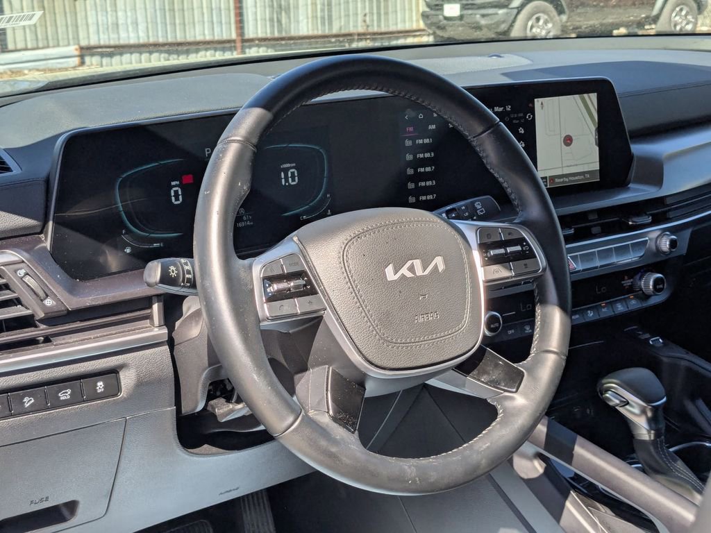 Used 2025 Kia Telluride S image 15