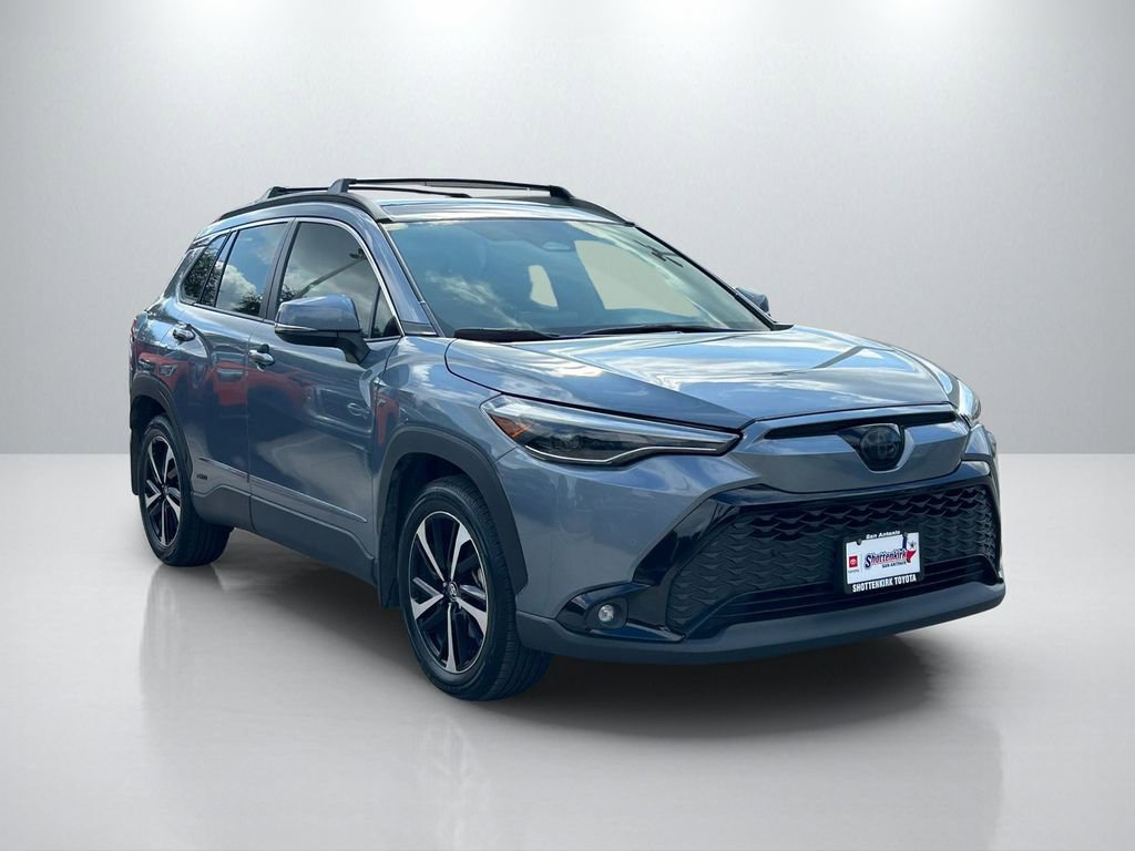 Used 2024 Toyota Corolla Cross XSE image 3