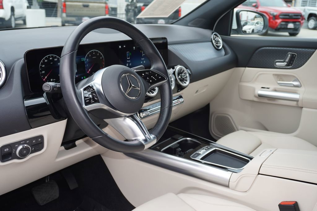 Used 2025 Mercedes-Benz GLA 250 image 13