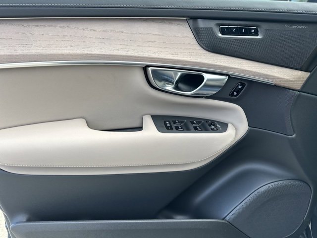New 2026 Volvo XC90 B6 Plus w/ Protection Package Premier image 12