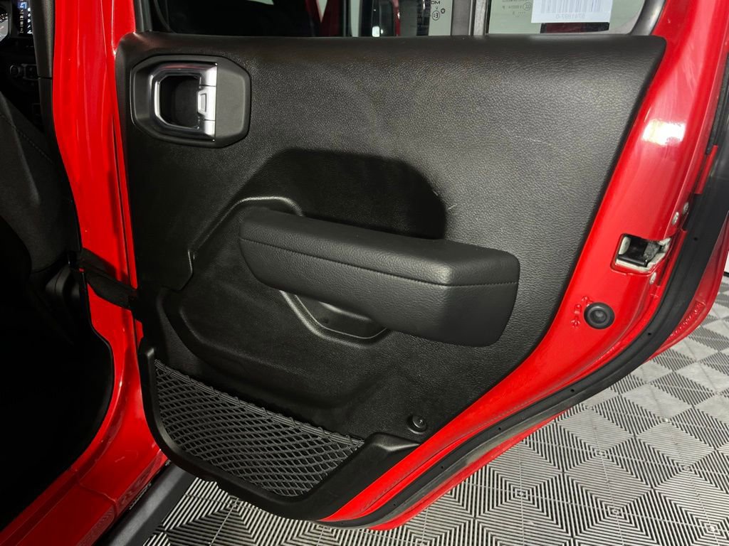 Used 2025 Jeep Wrangler Unlimited Rubicon image 22