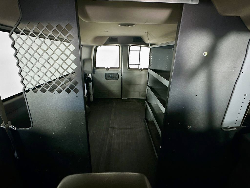 Used 2022 Chevrolet Express 2500 Extended image 37