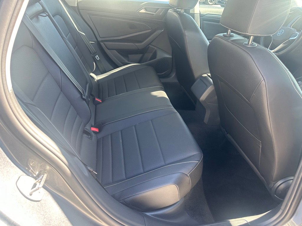 Used 2024 Volkswagen Jetta SE image 21