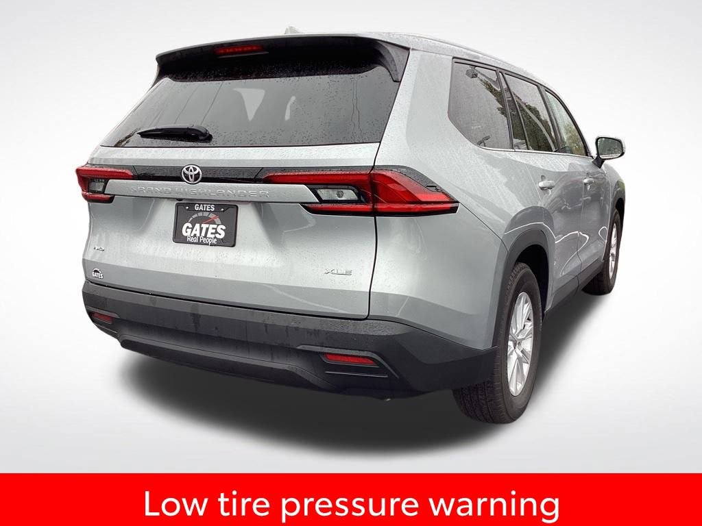 Used 2025 Toyota Grand Highlander AWD image 10