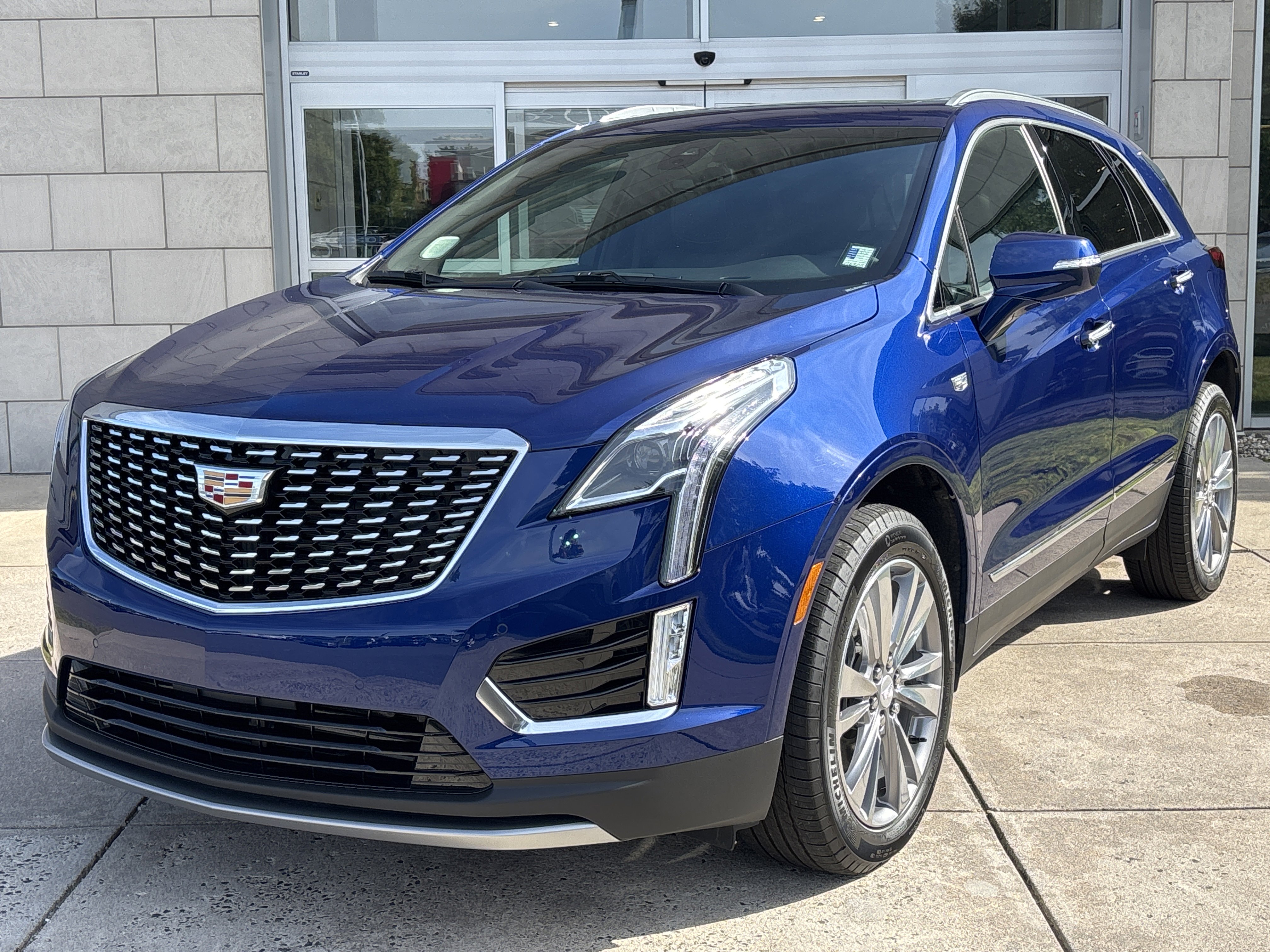 Used 2025 Cadillac XT5 Premium Luxury image 12