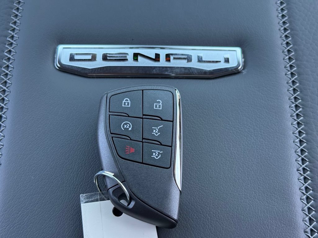 New 2026 GMC Yukon XL Denali w/ Denali Reserve Package AWD/4WD image 42