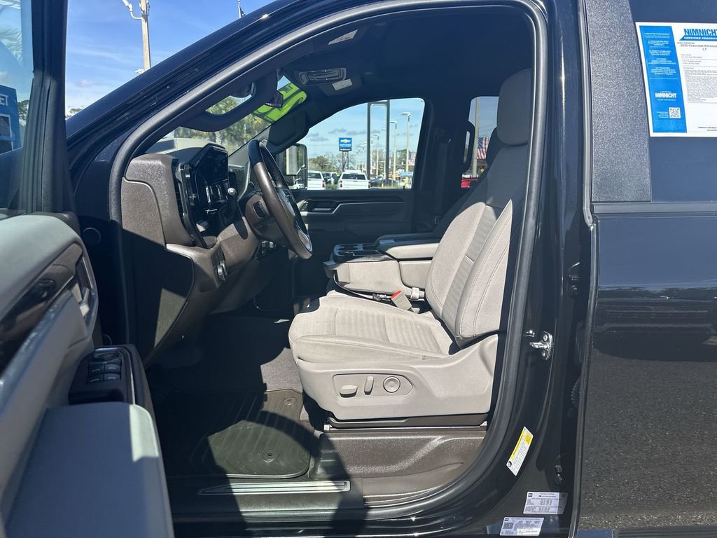 Used 2025 Chevrolet Silverado 2500 LT w/ Convenience Package AWD/4WD image 19
