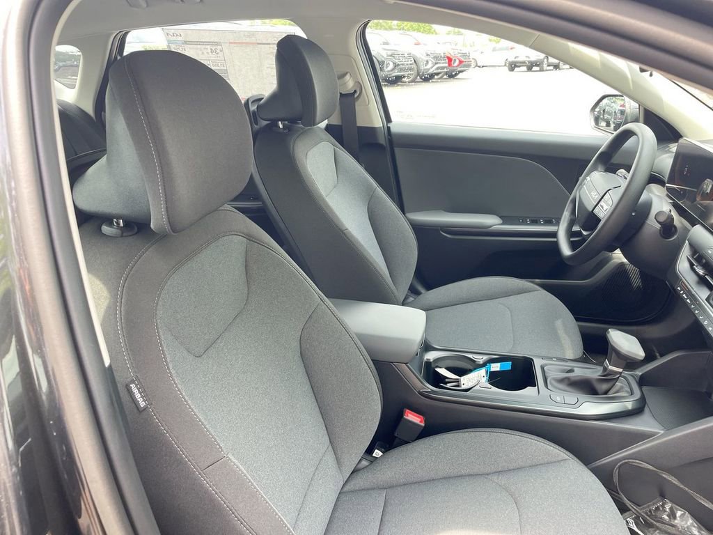 Used 2025 Kia K4 FWD image 49