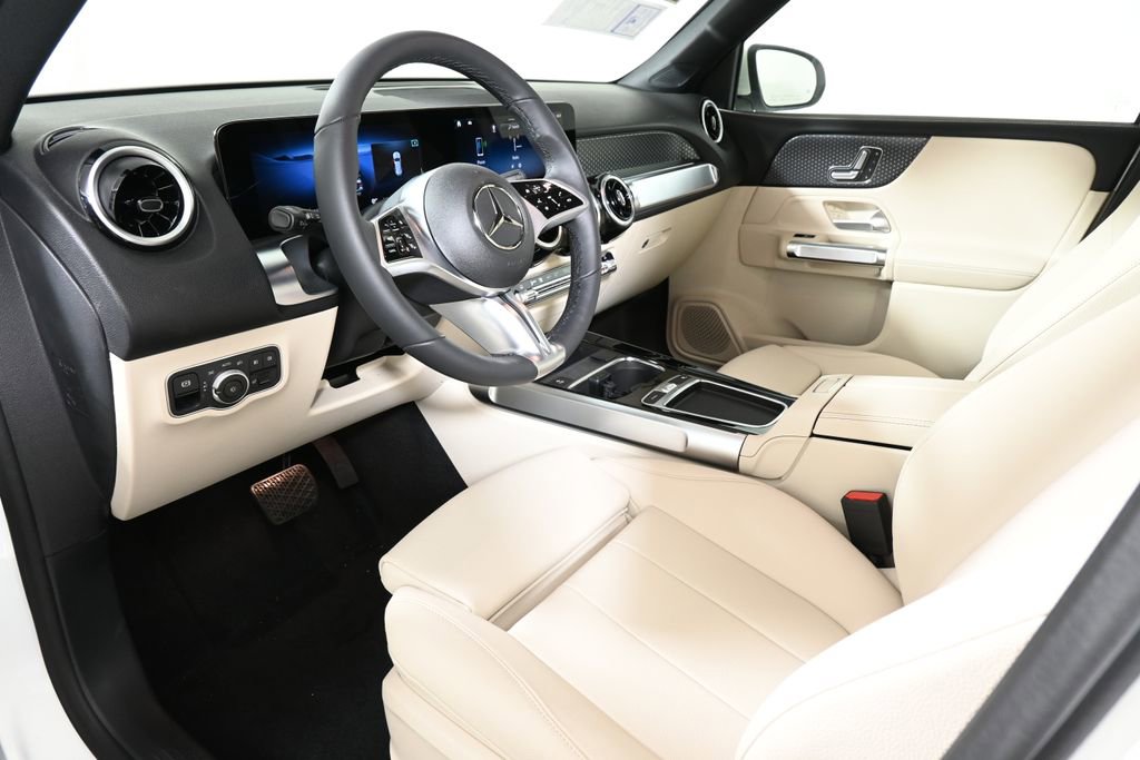 Certified 2025 Mercedes-Benz GLB 250 4MATIC image 13