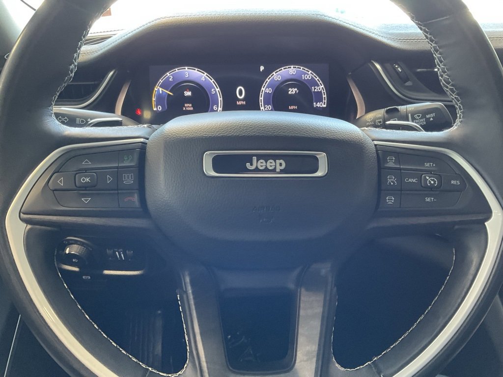 Used 2022 Jeep Grand Cherokee L Limited w/ Luxury Tech Group II image 11