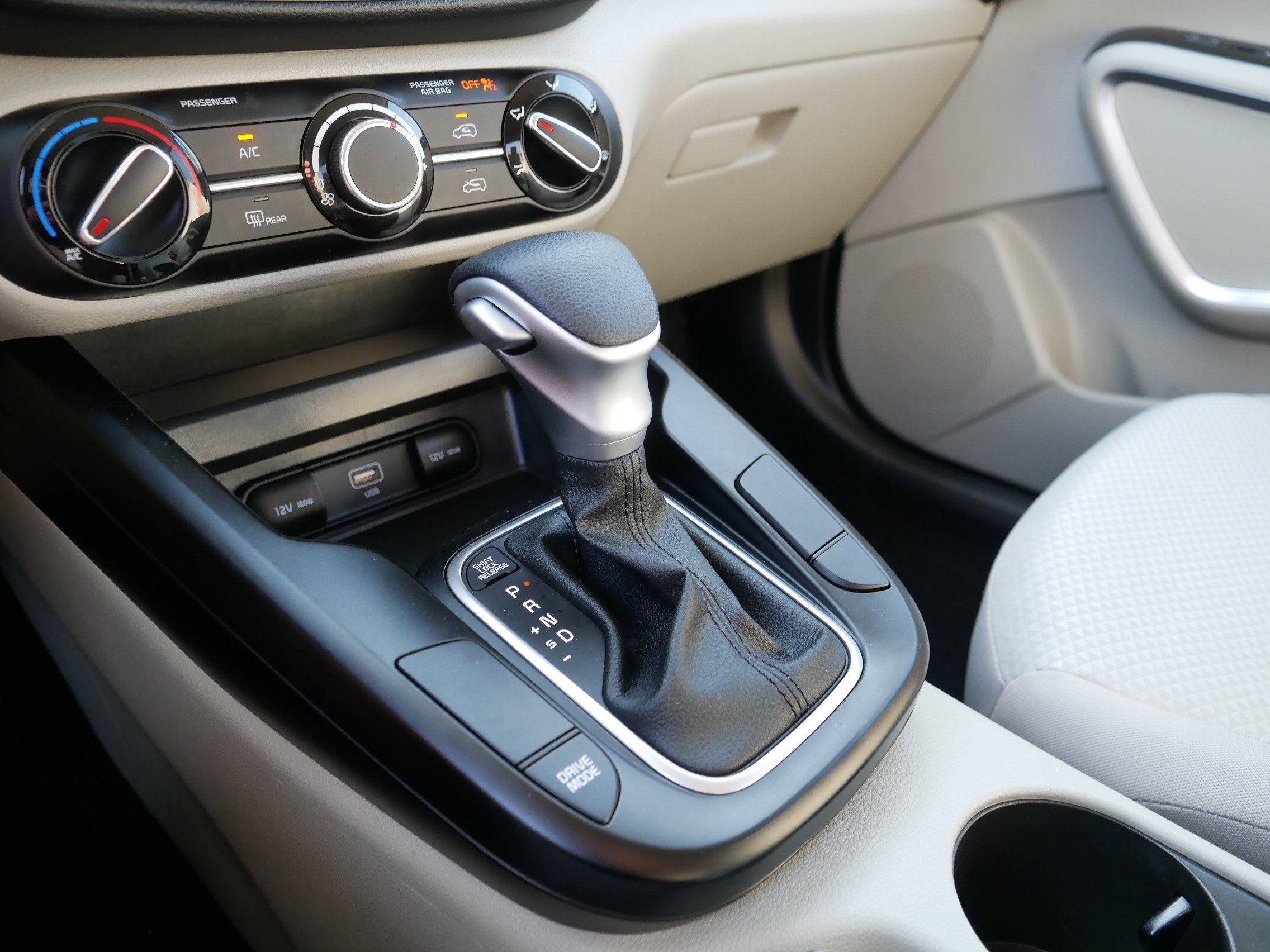 Certified 2025 Kia Soul LX FWD image 24