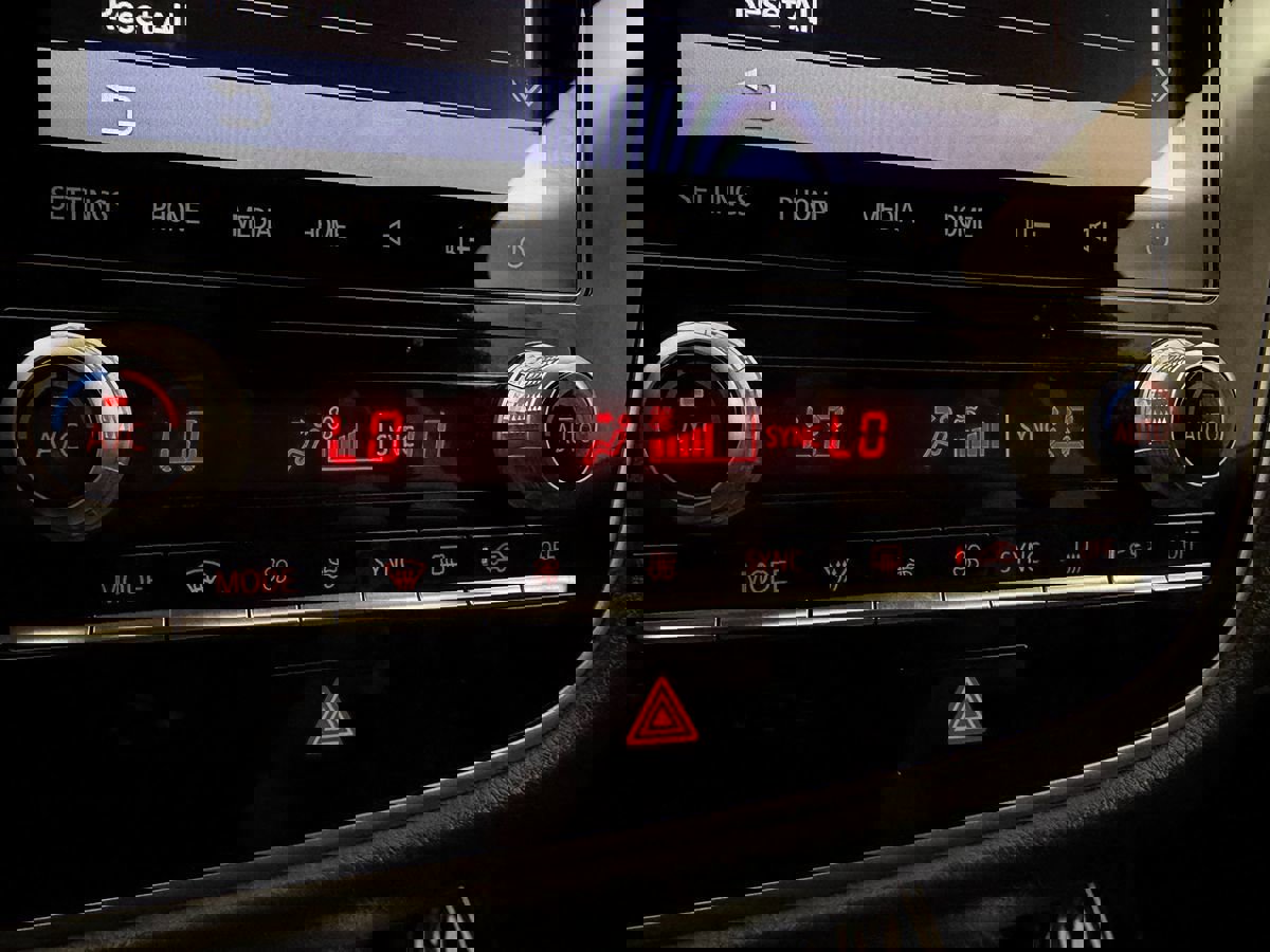 Used 2020 Mitsubishi Outlander SEL image 23