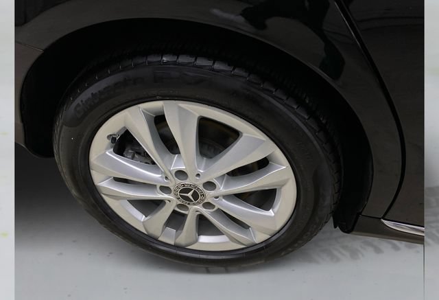 Used 2019 Mercedes-Benz C 300 4MATIC Sedan image 18