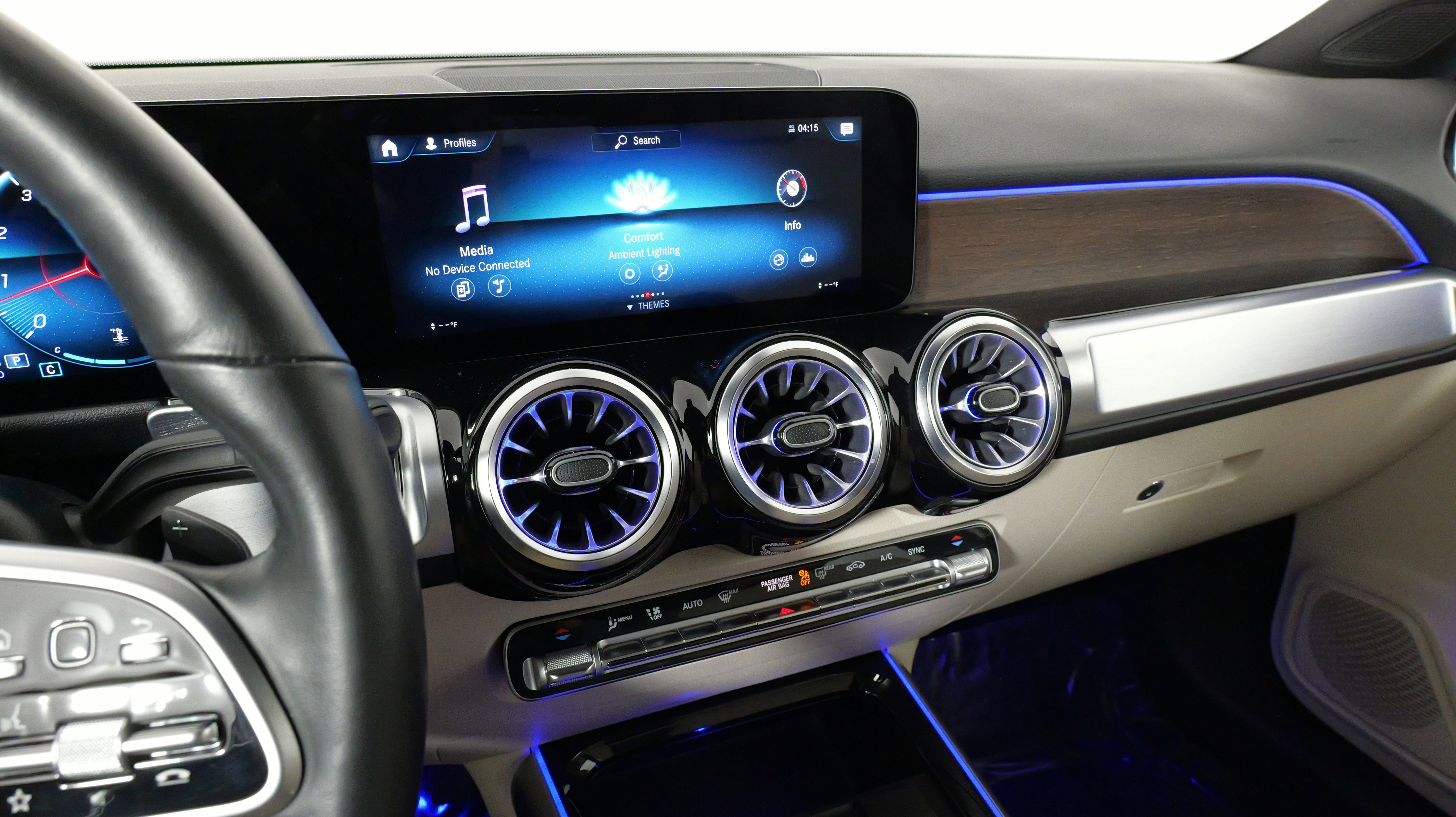 Used 2022 Mercedes-Benz GLB 250 4MATIC image 45