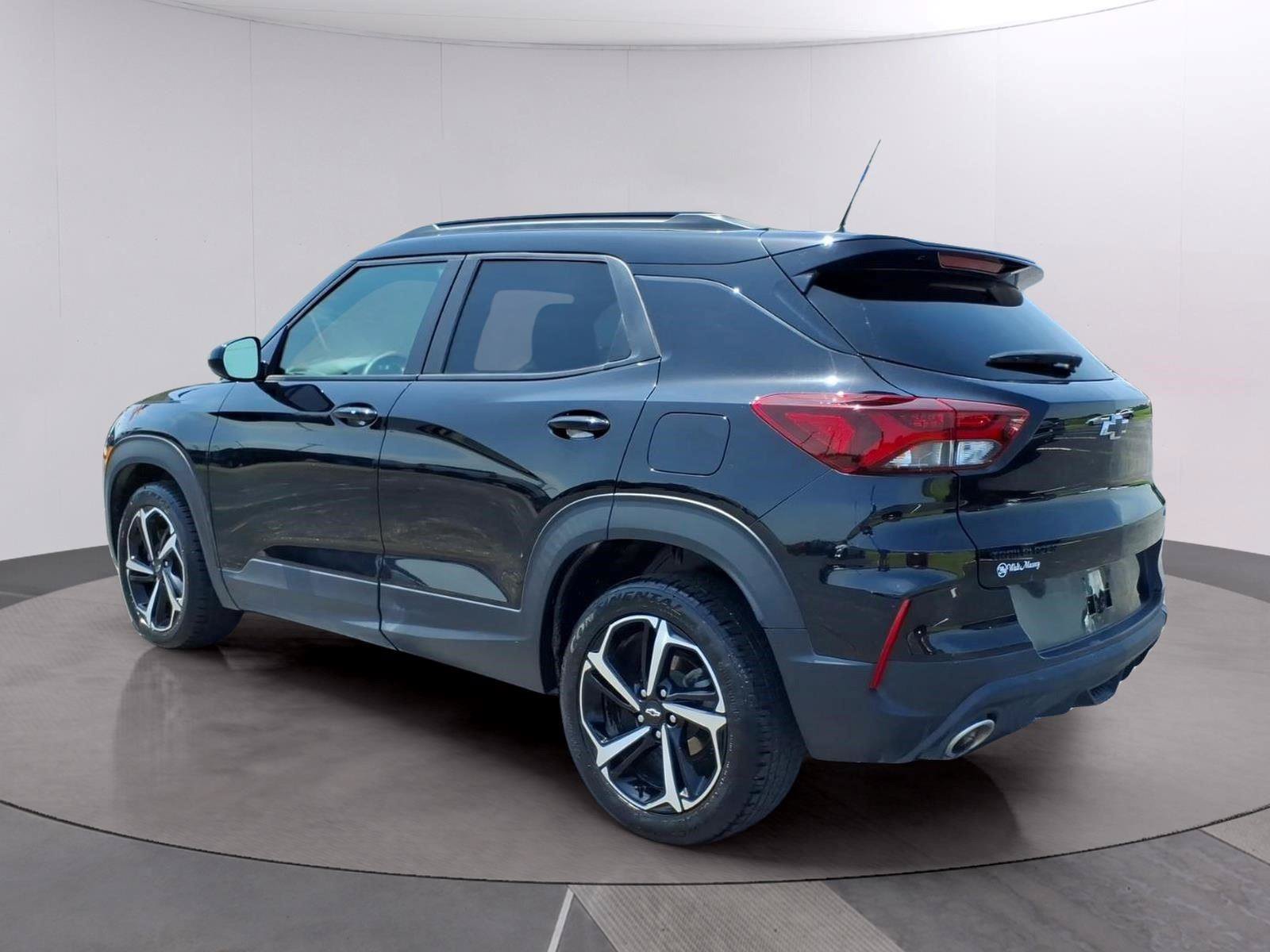Used 2023 Chevrolet TrailBlazer RS FWD image 3
