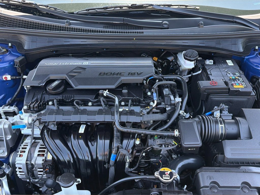 Certified 2025 Hyundai Elantra Sport FWD image 16