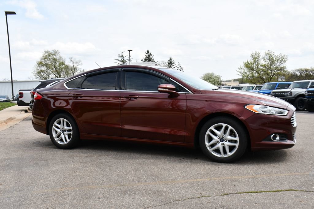 Used 2016 Ford Fusion SE w/ Equipment Group 202A FWD image 8