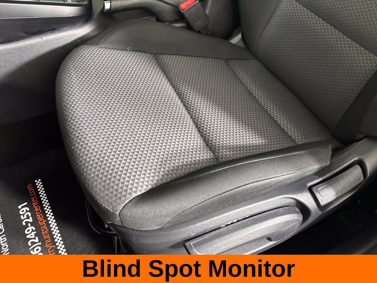Used 2025 Kia Soul LX w/ LX Technology Package FWD image 12
