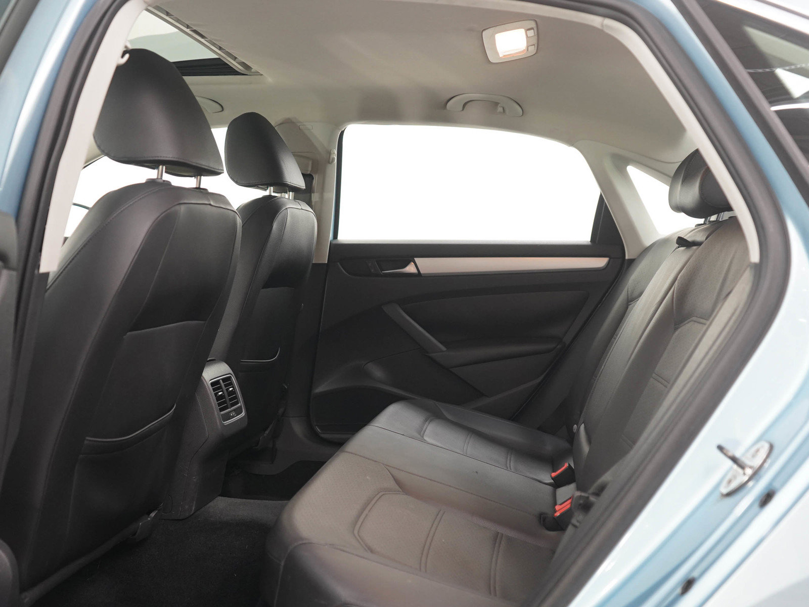 Used 2013 Volkswagen Passat 2.5 SE FWD image 16