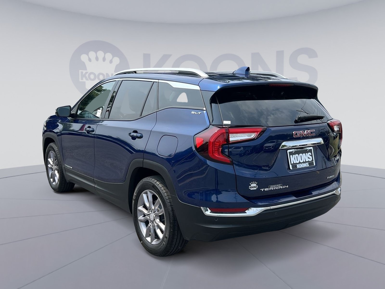 Used 2023 GMC Terrain SLT AWD/4WD image 4