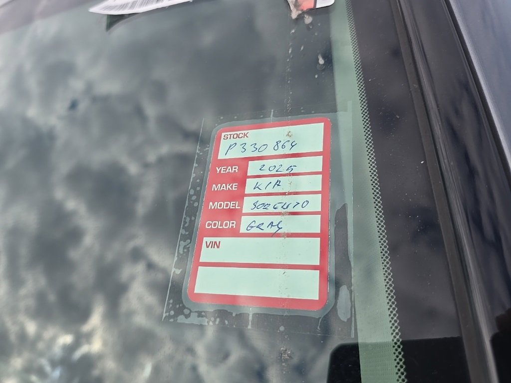 Certified 2025 Kia Sorento S image 6