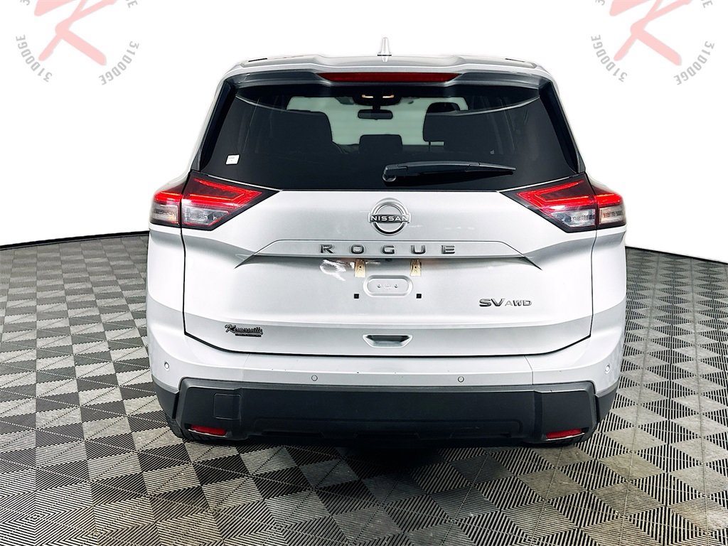 Used 2024 Nissan Rogue SV image 6