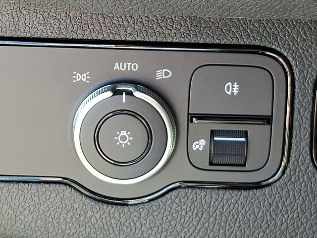 Used 2025 Mercedes-Benz Sprinter 2500 image 21