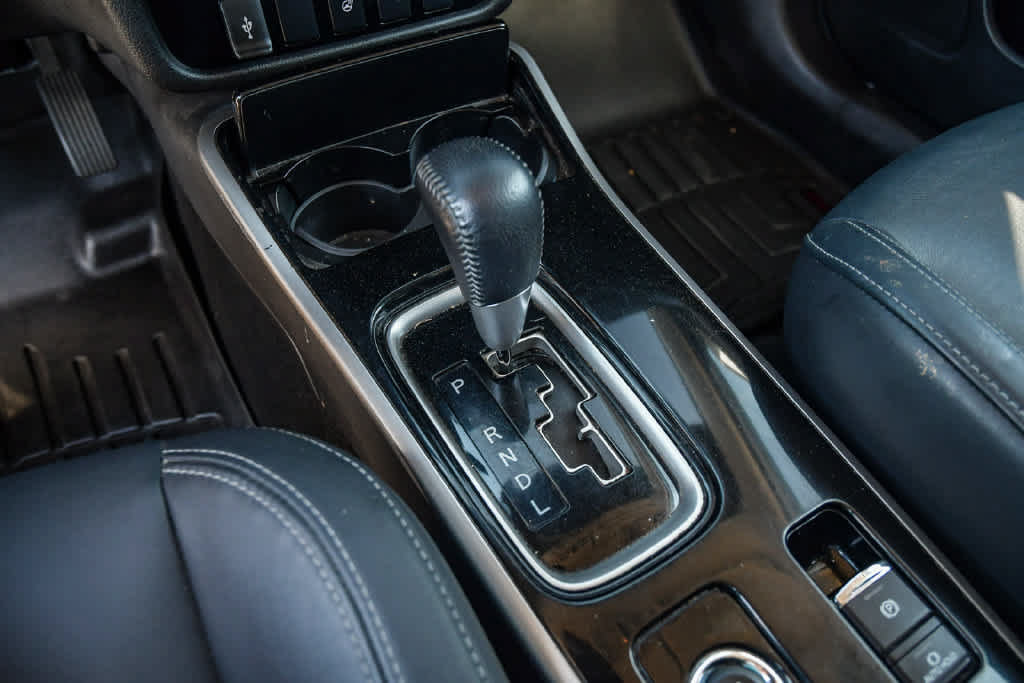 Used 2019 Mitsubishi Outlander GT AWD/4WD image 19