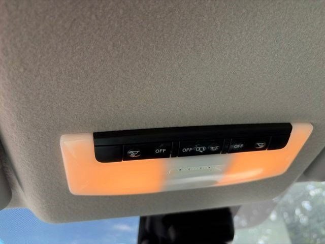 Used 2023 Nissan Versa SV FWD image 25