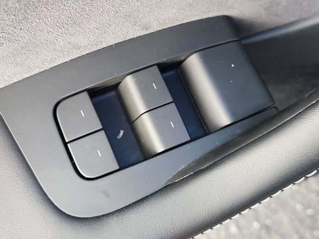 Used 2024 Tesla Model Y Long Range image 23