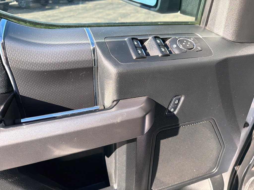 Used 2015 Ford F150 XLT w/ Equipment Group 302A Luxury AWD/4WD image 13