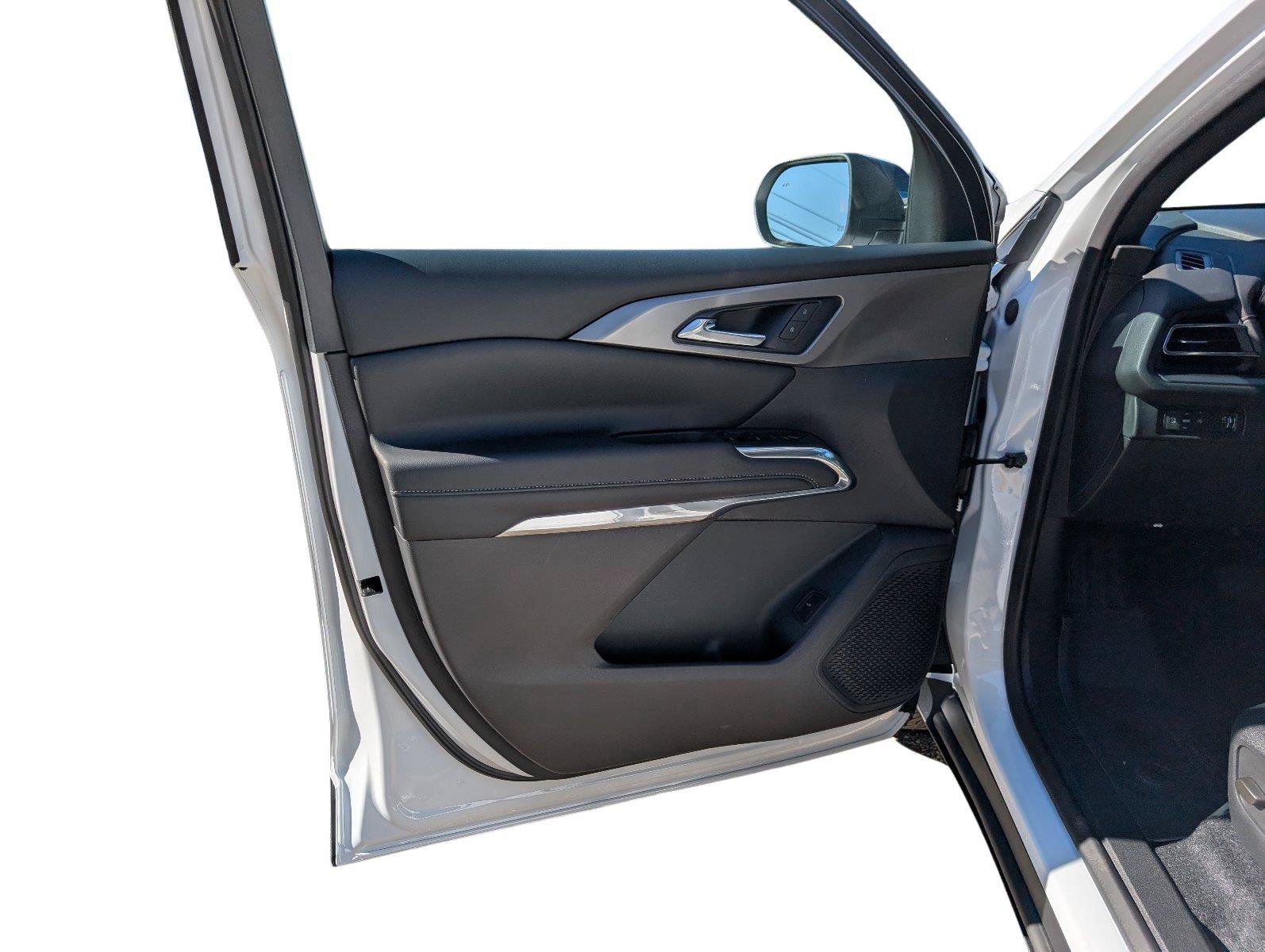 New 2027 Chevrolet Traverse LT w/ Driver Confidence Package FWD image 12