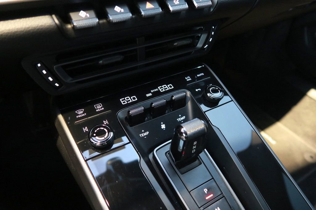 Used 2022 Porsche 911 Carrera image 18