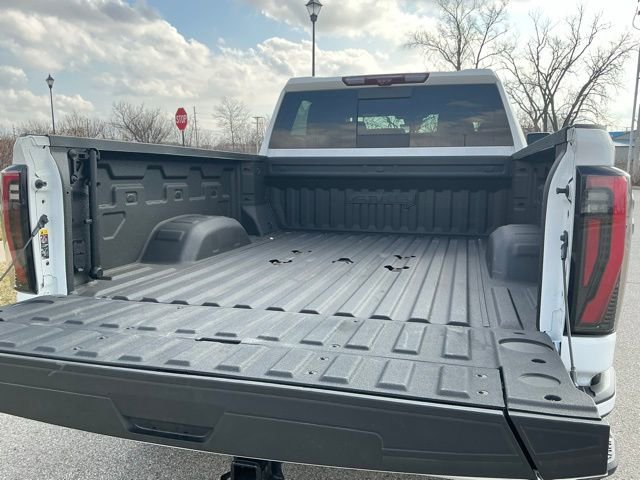 Used 2024 GMC Sierra 2500 AT4 w/ AT4 Premium Plus Package image 11