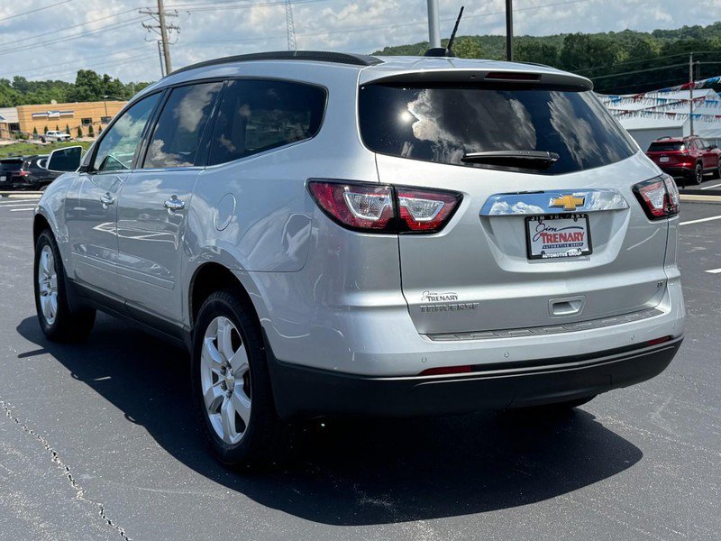 Used 2017 Chevrolet Traverse LT w/ Style and Technology Package FWD image 6
