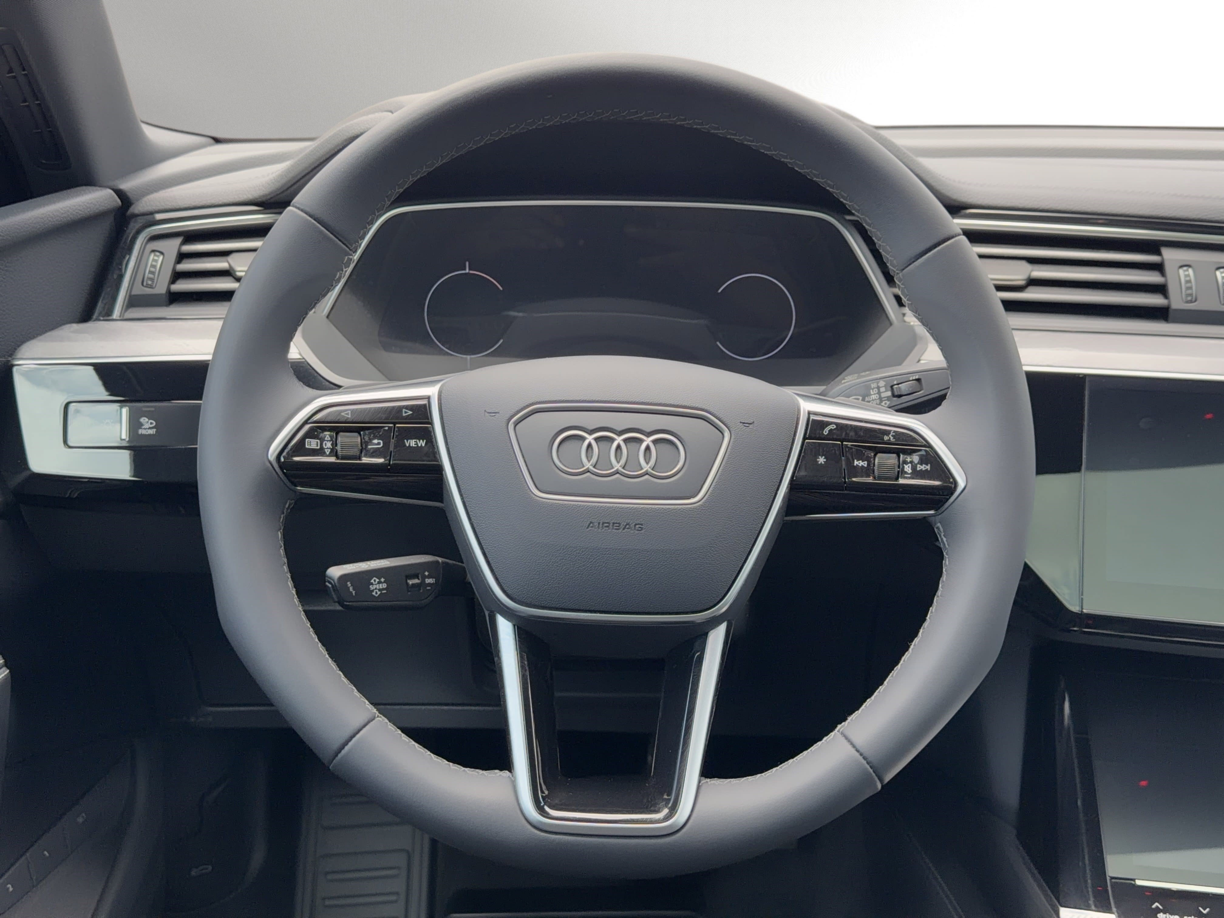 Used 2024 Audi Q8 e-tron Premium Plus w/ Premium Plus Package image 20