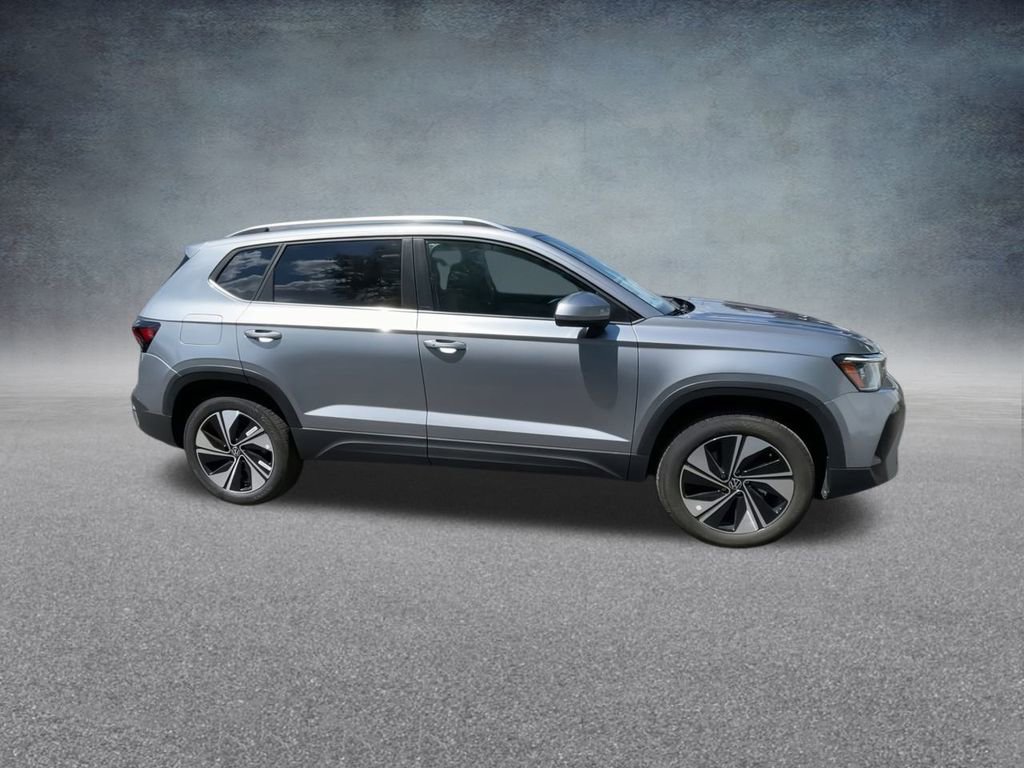 New 2025 Volkswagen Taos SE image 25