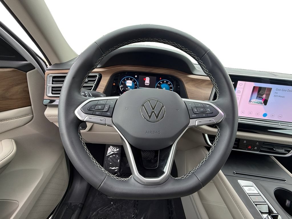 Used 2024 Volkswagen Atlas SE AWD/4WD image 12