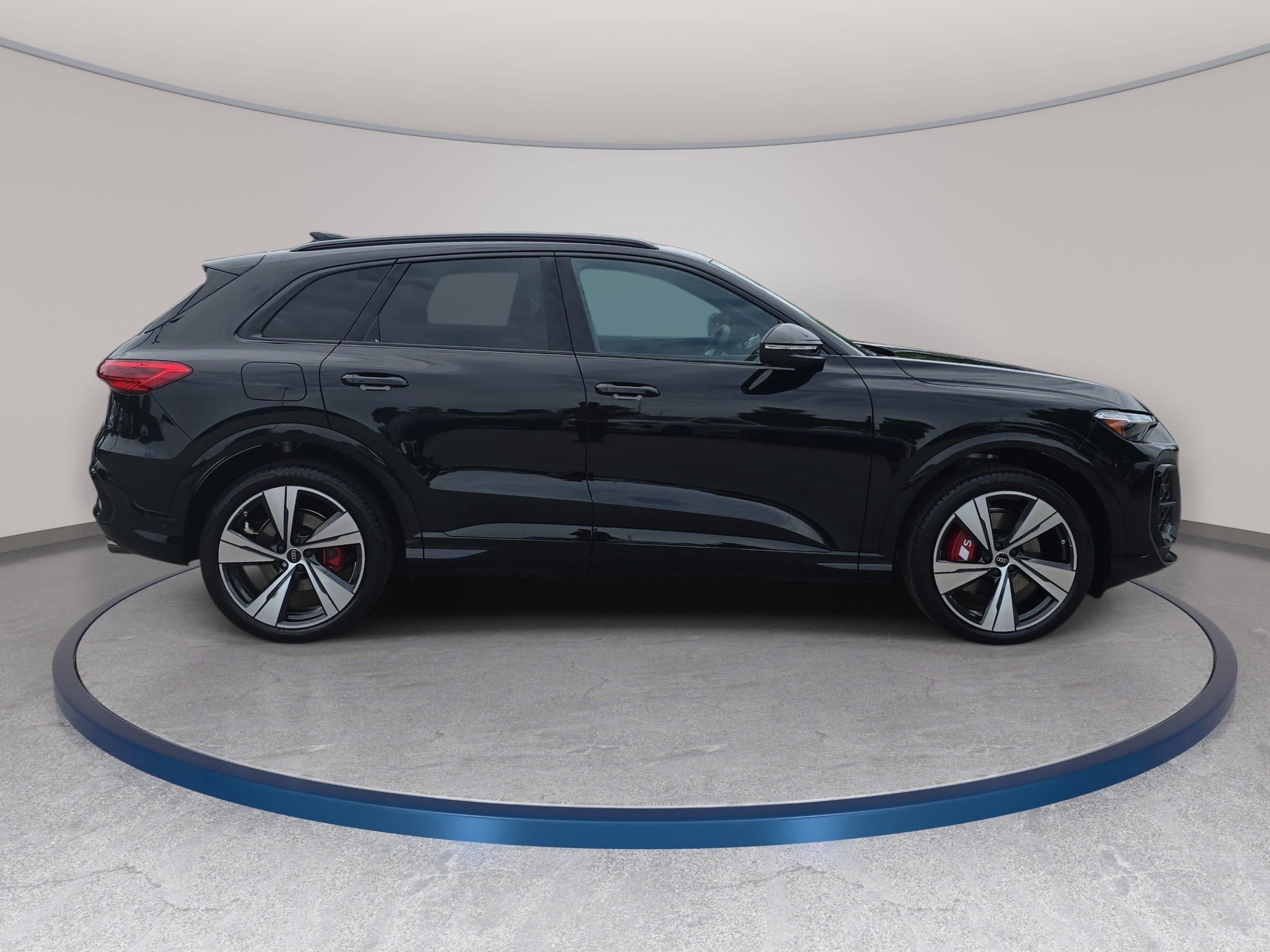 New 2026 Audi SQ5 Premium Plus AWD/4WD image 4
