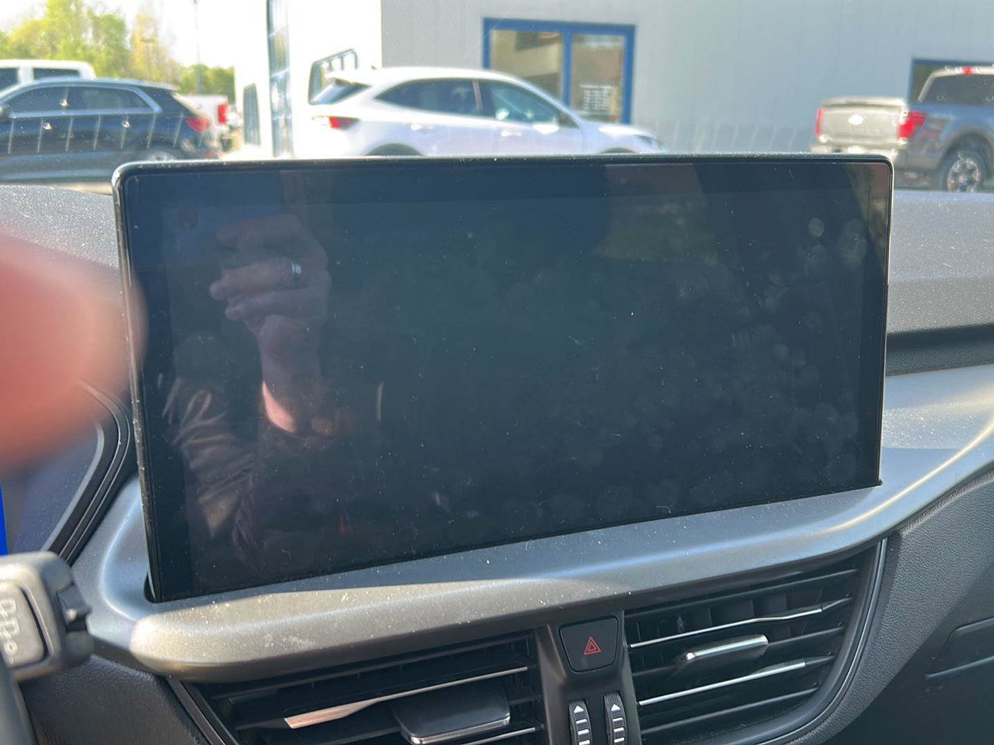 Used 2023 Ford Escape Active w/ Tech Pack #2 AWD/4WD image 4