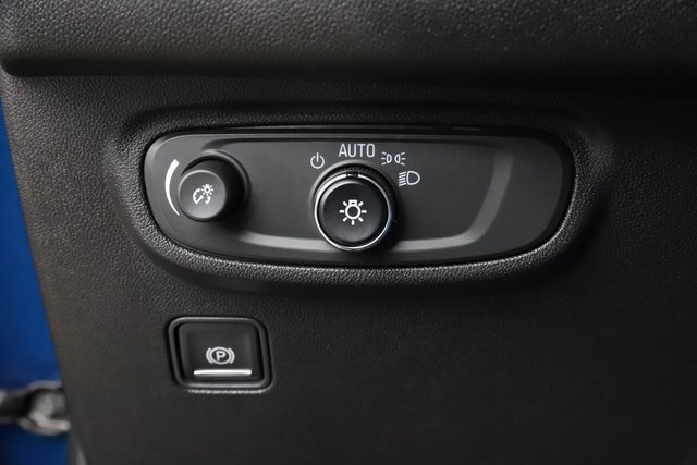 Used 2023 GMC Terrain SLE w/ Driver Convenience Package image 19