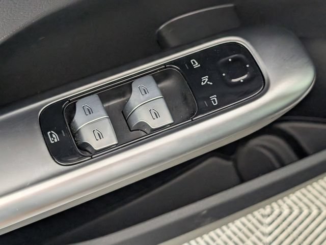Used 2024 Mercedes-Benz C 300 Sedan image 11