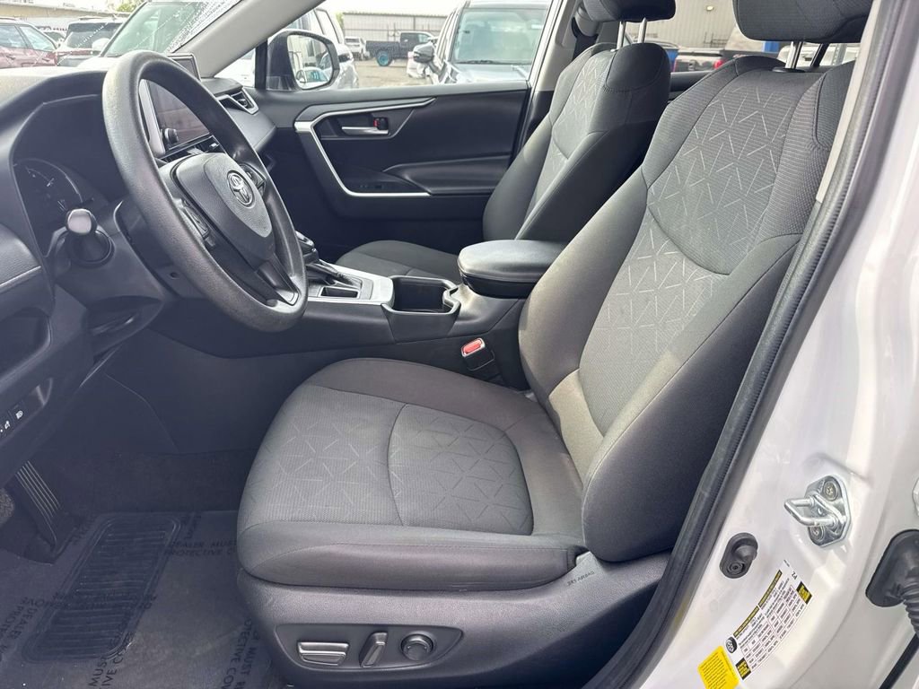 Used 2024 Toyota RAV4 XLE image 24