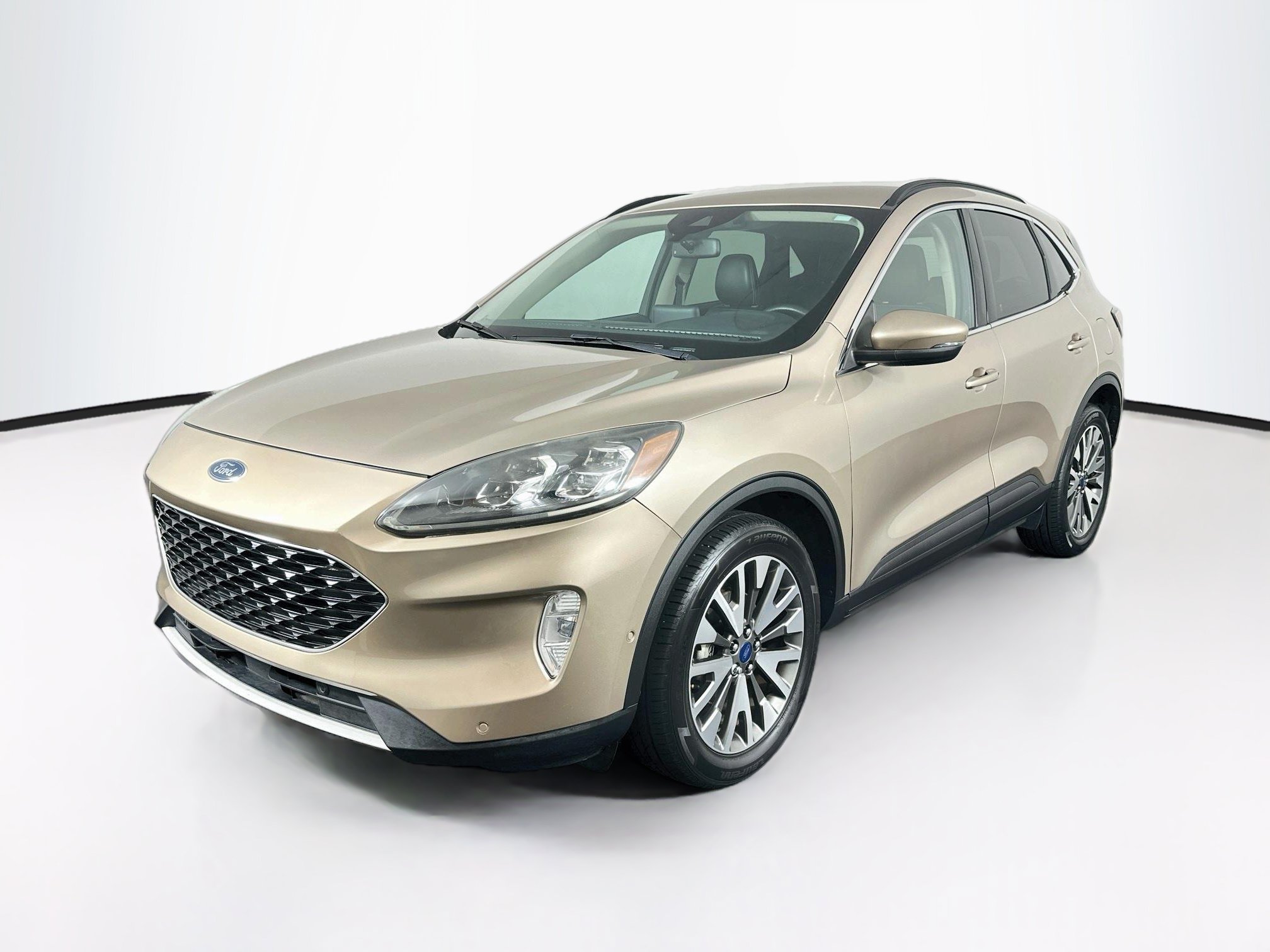 Used 2020 Ford Escape Titanium AWD/4WD image 3