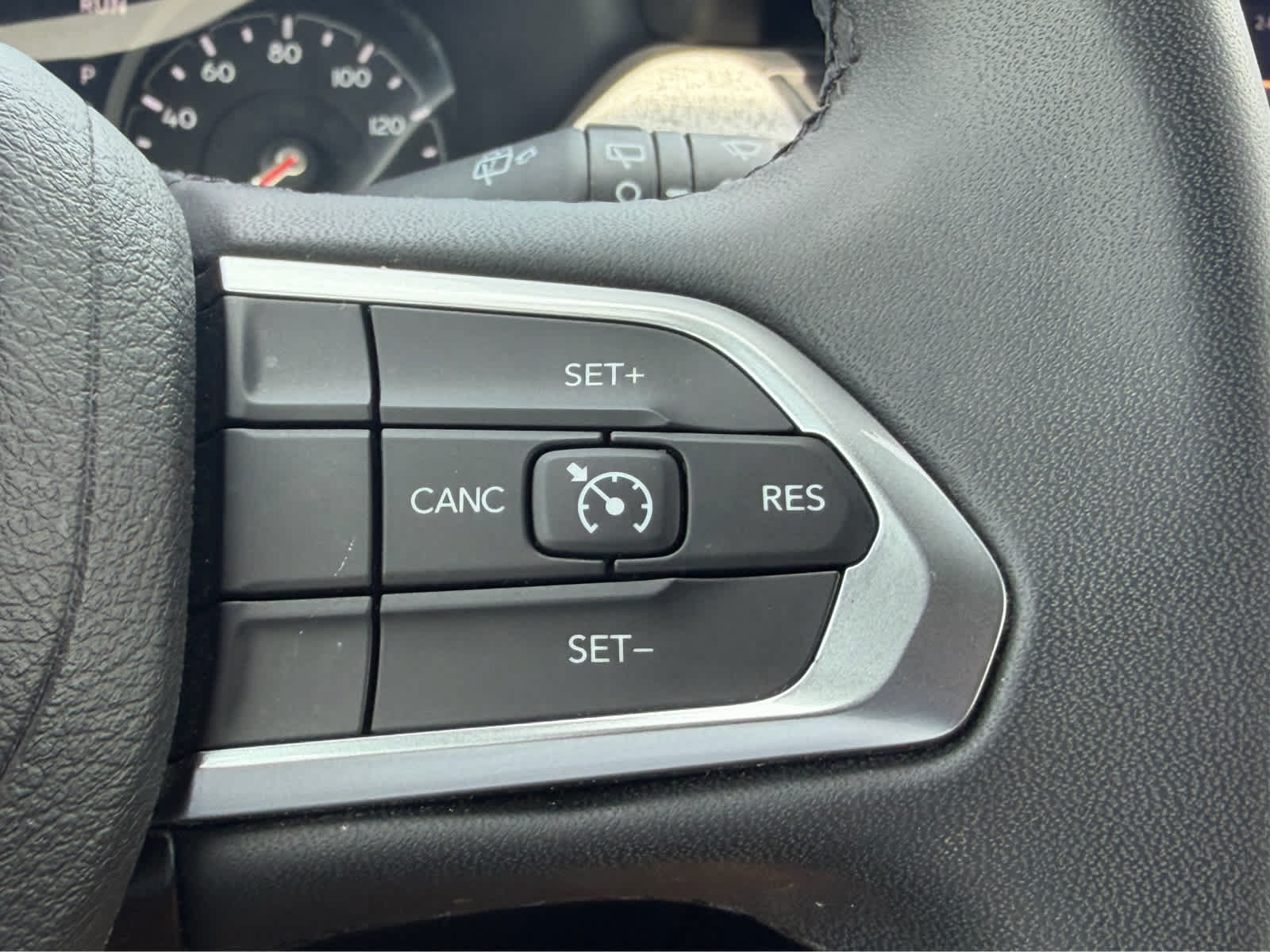 Used 2024 Jeep Compass Latitude AWD/4WD image 25