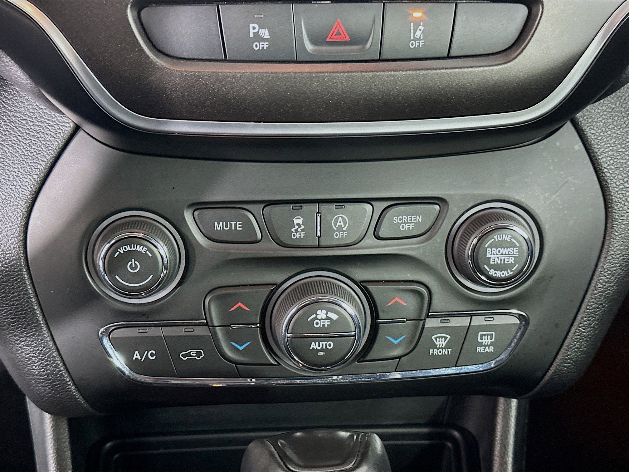 Used 2021 Jeep Cherokee Trailhawk w/ Trailer Tow Group image 23