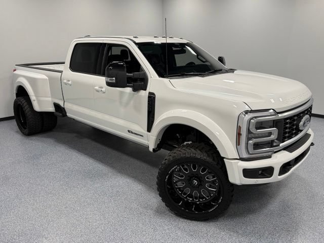 Used 2026 Ford F450 Platinum w/ Snow Plow Prep Package AWD/4WD image 33