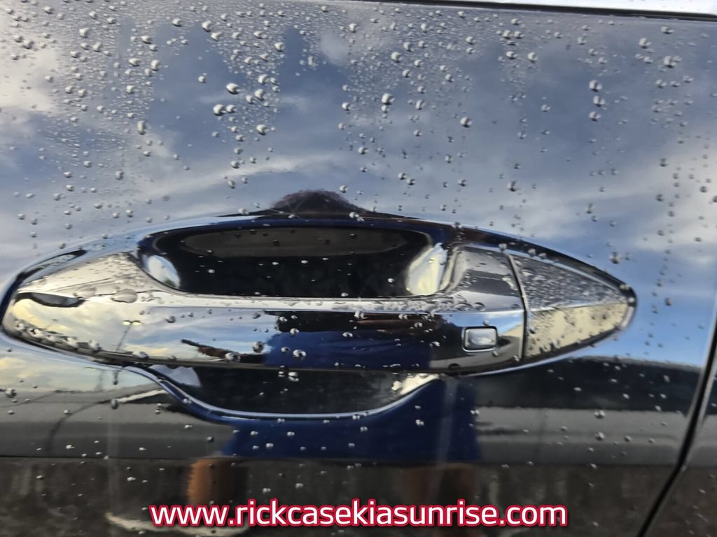 Used 2024 Kia Sportage EX FWD image 7