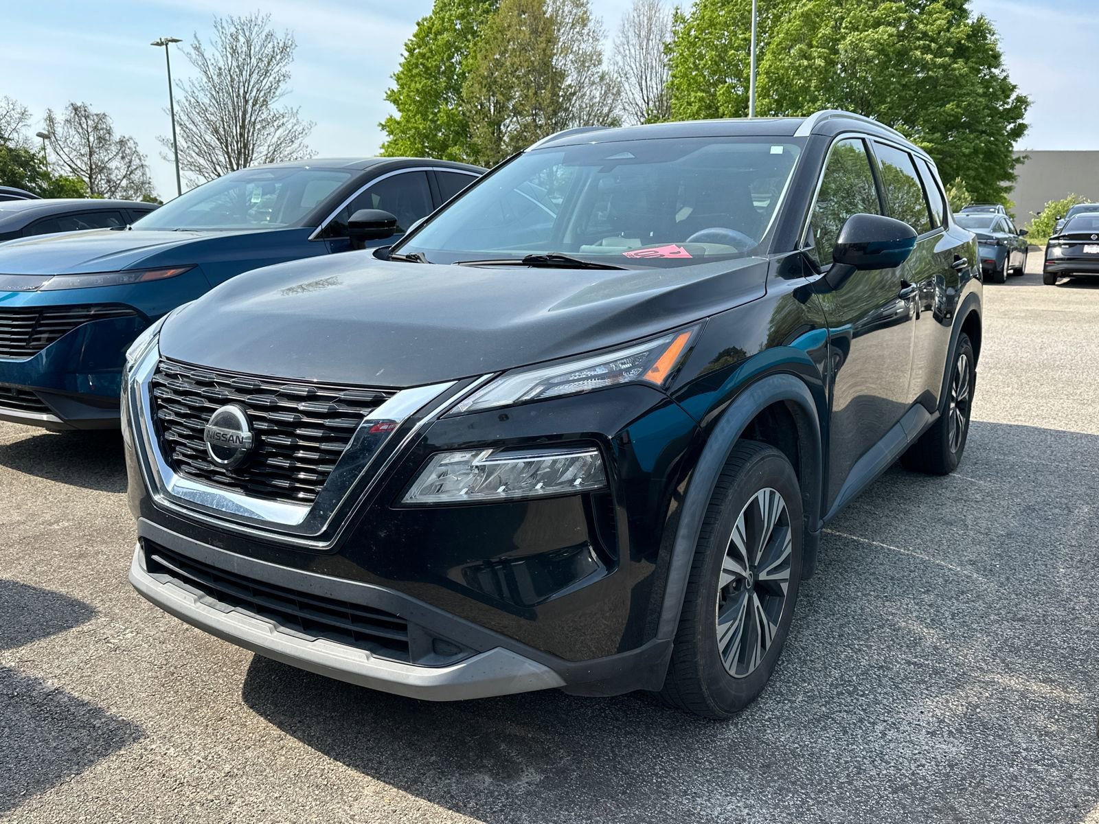 Used 2021 Nissan Rogue SV w/ Premium Package image 1