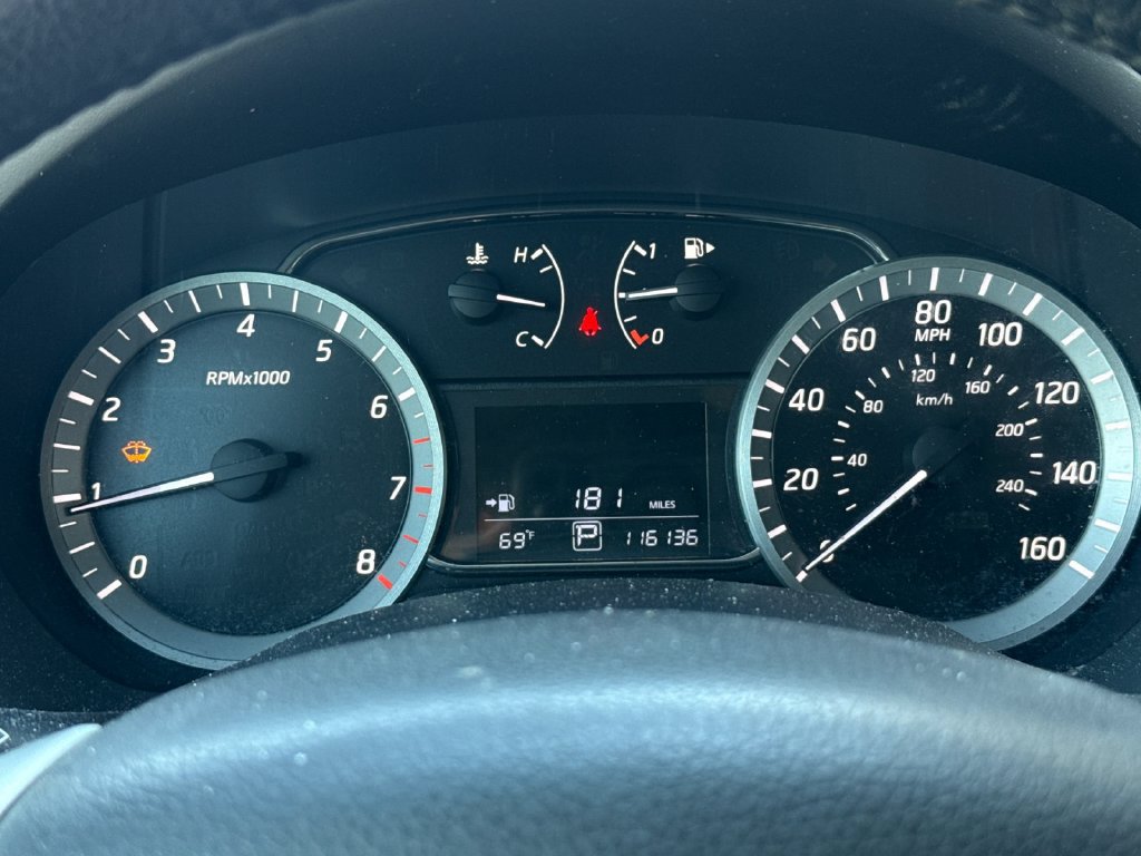 Used 2015 Nissan Sentra SV FWD image 25